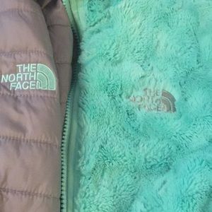 The North Face girls (XL) 18 reversible mossbud